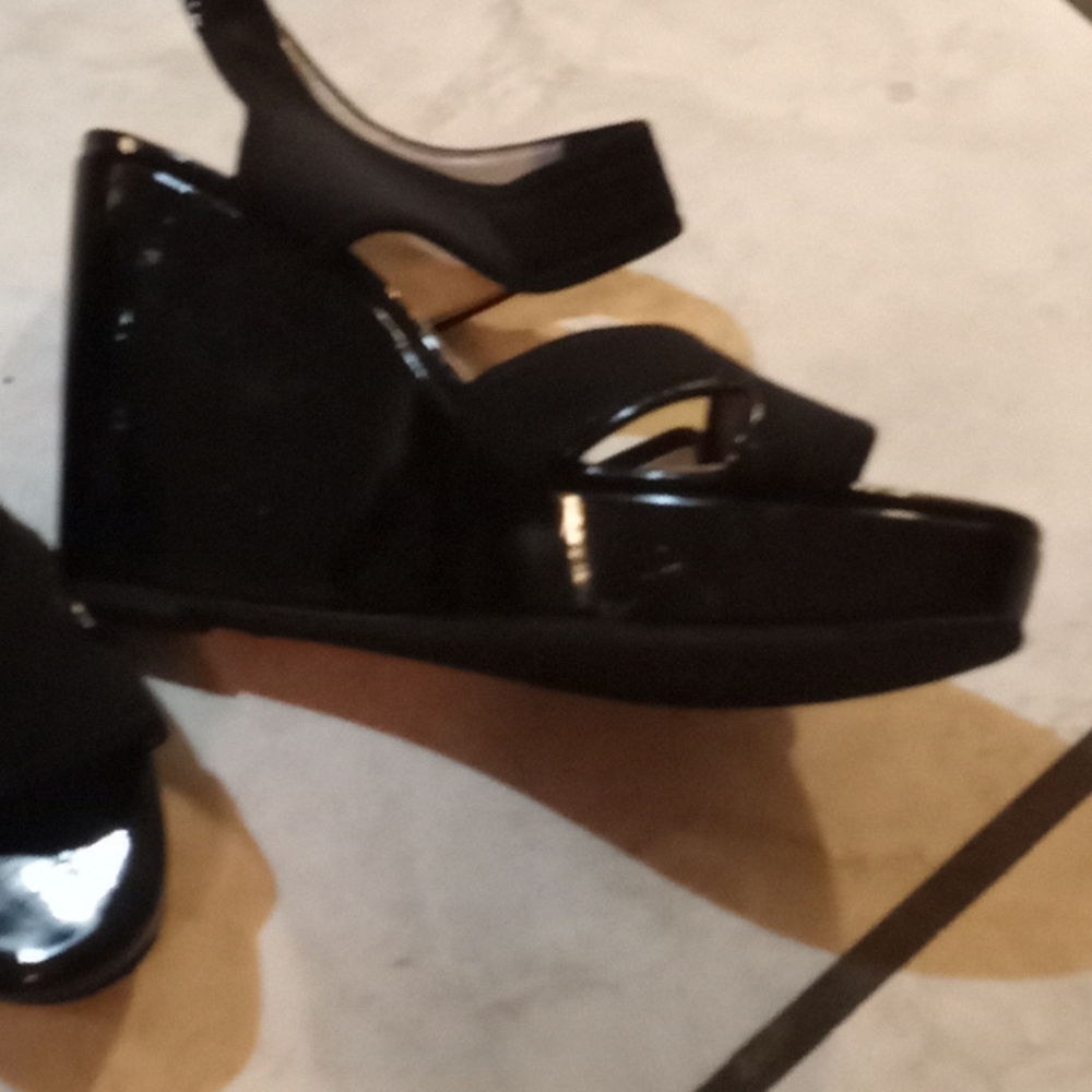 Heels - Picture 2 of 2